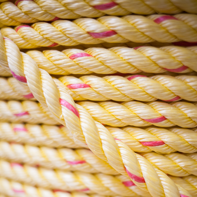 Белый и красный 3-пряный полипропиленовый рыболовный канат морской причал PP веревка