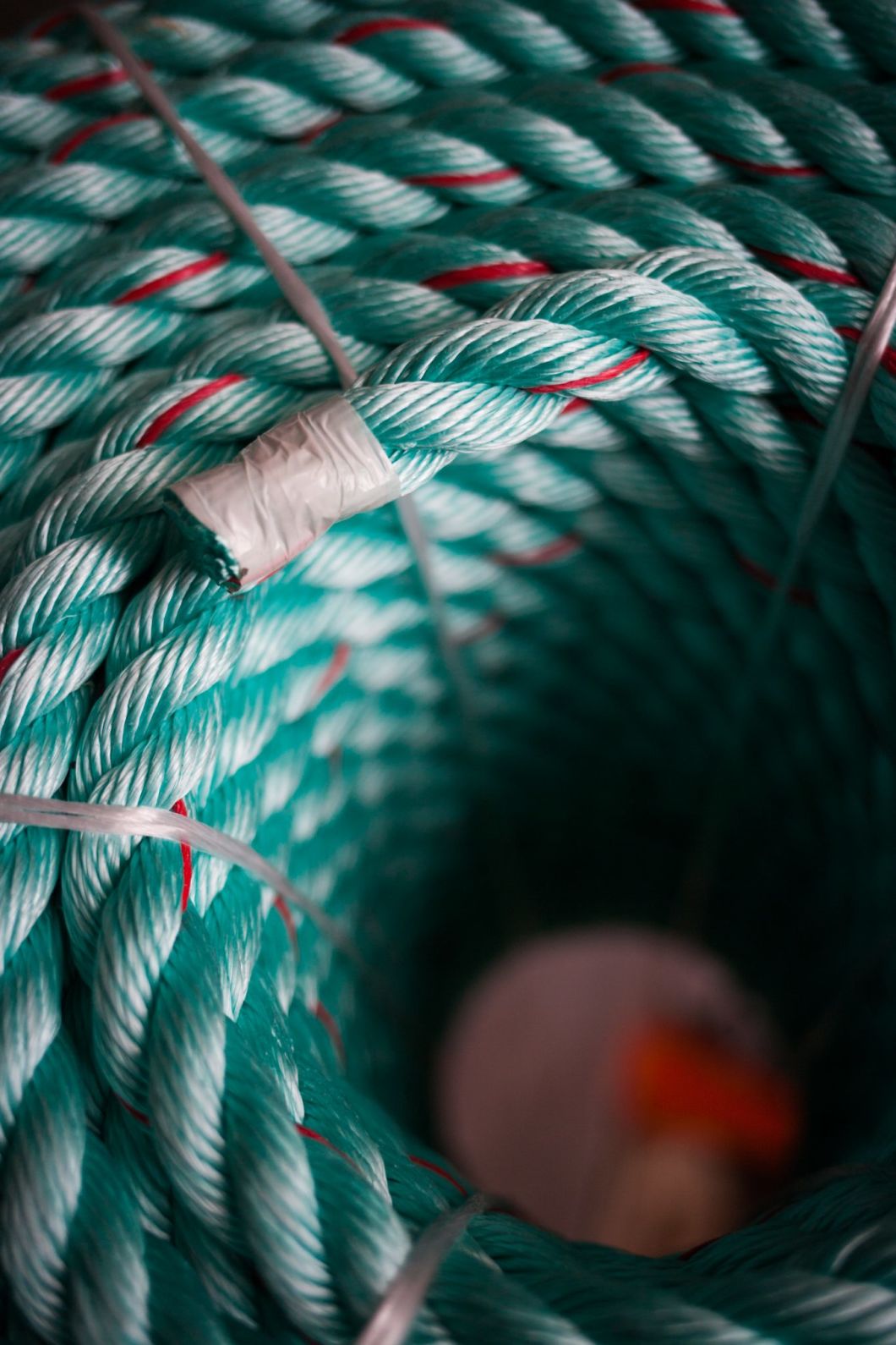 10 мм зеленый, проволока многоугольника (катушка 220 м) с красным пятнистым